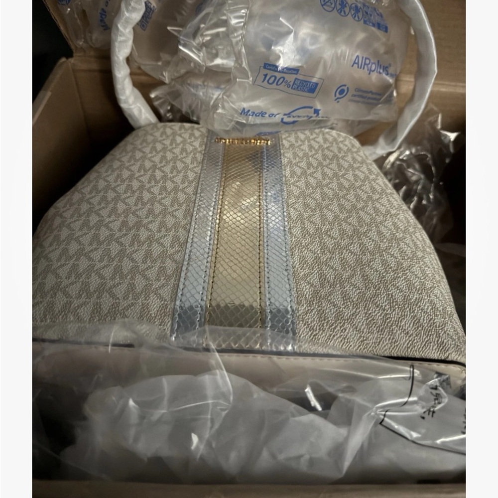 Michael Kors Beige and Gold Shoulder Bag